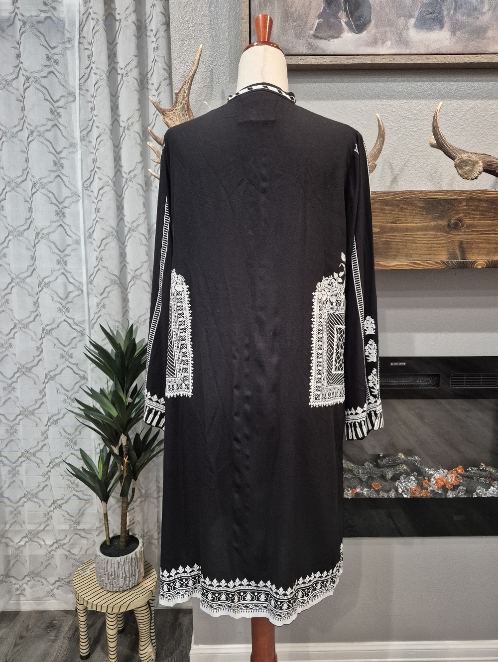 Nida Azwer Black Tunic Dress Size Medium Like New View 2